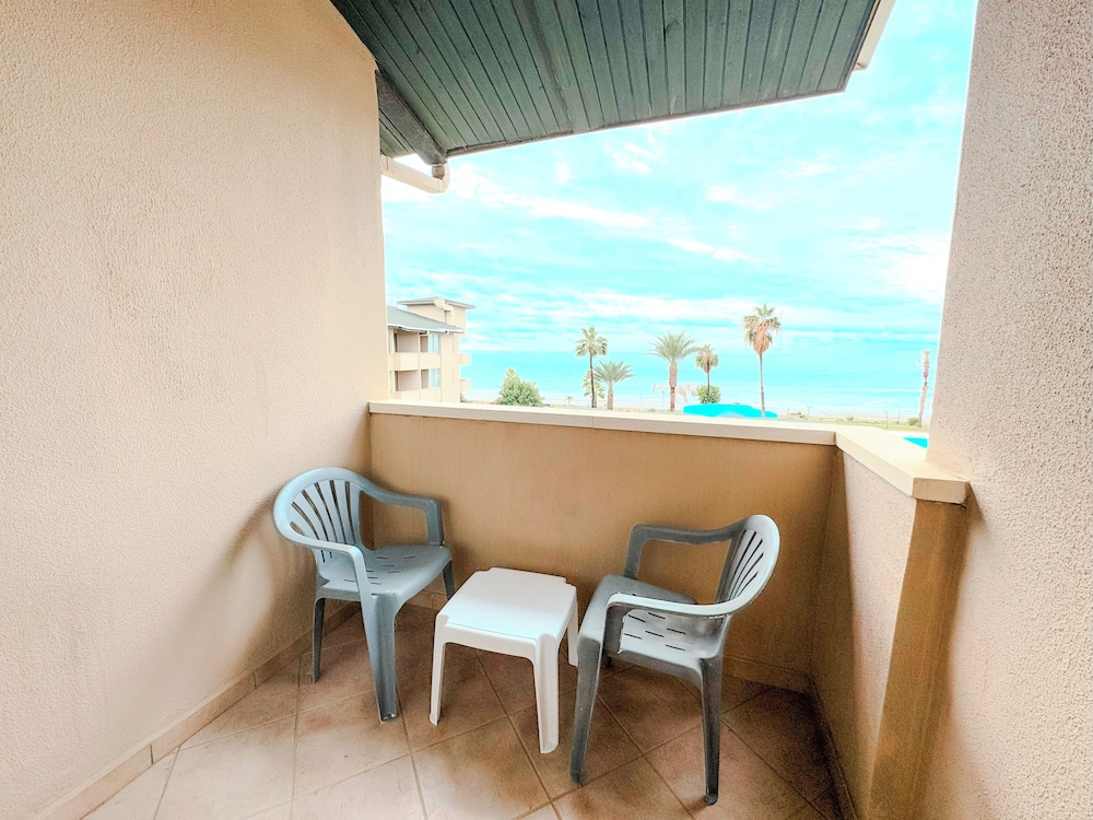 Standard Triple Room, Balcony, Partial Sea View