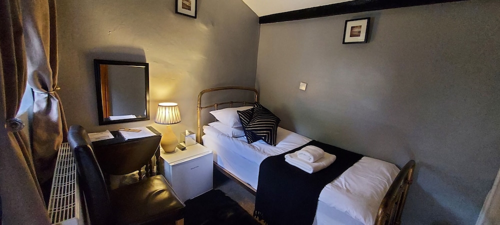 Single Room, Ensuite photo 3