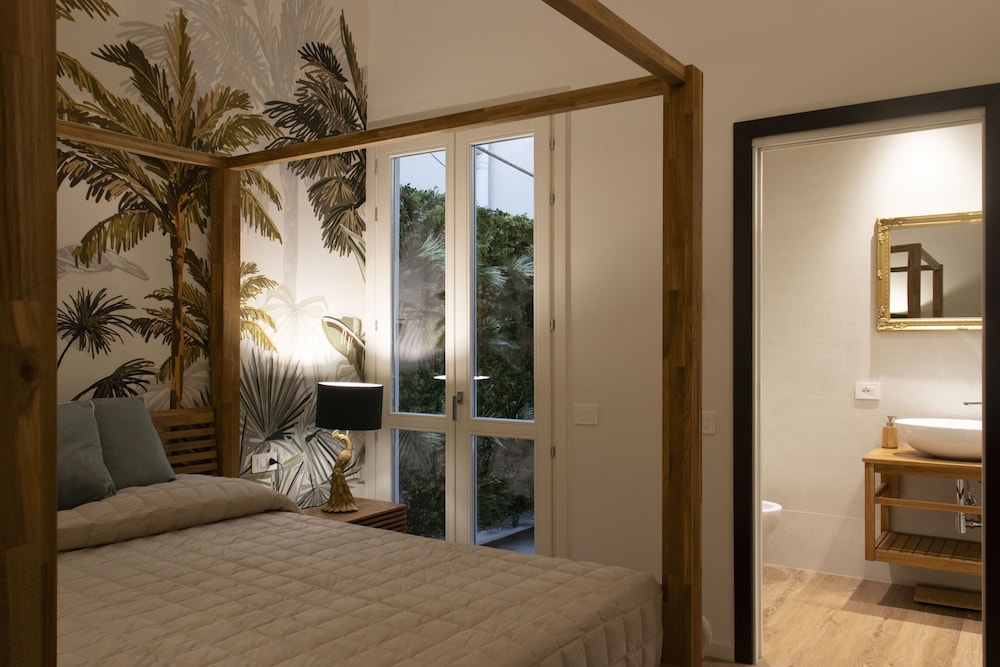 Luxury Double Room, Private Bathroom, Courtyard Area