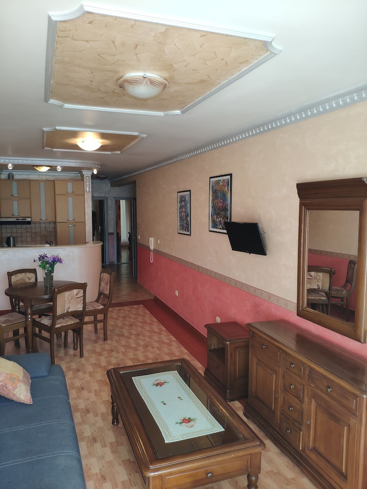 Family Apartment, 2 Bedrooms, Sea View, Beachfront photo 2
