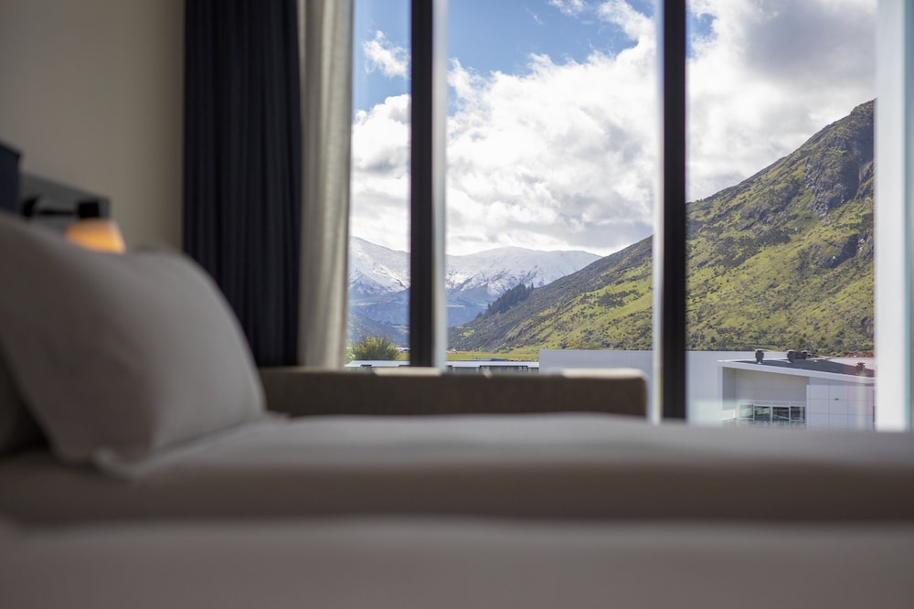 Standard Room, Multiple Beds, Mountain View - Photo 2