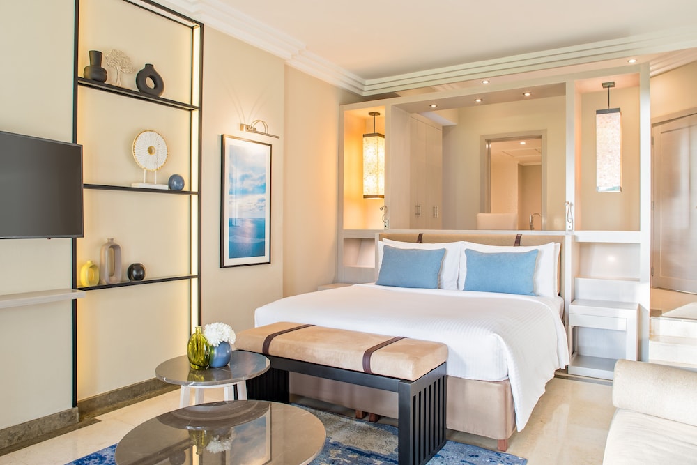 Classic Room, Multiple Beds (Sunset View) - Photo 7