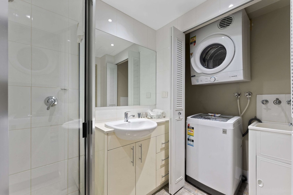 One Bedroom Apartment (Limited Housekeeping) - Photo 6