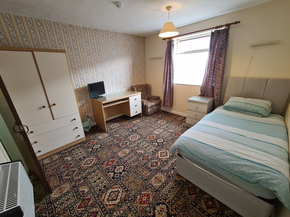 Basic Single Room photo 2