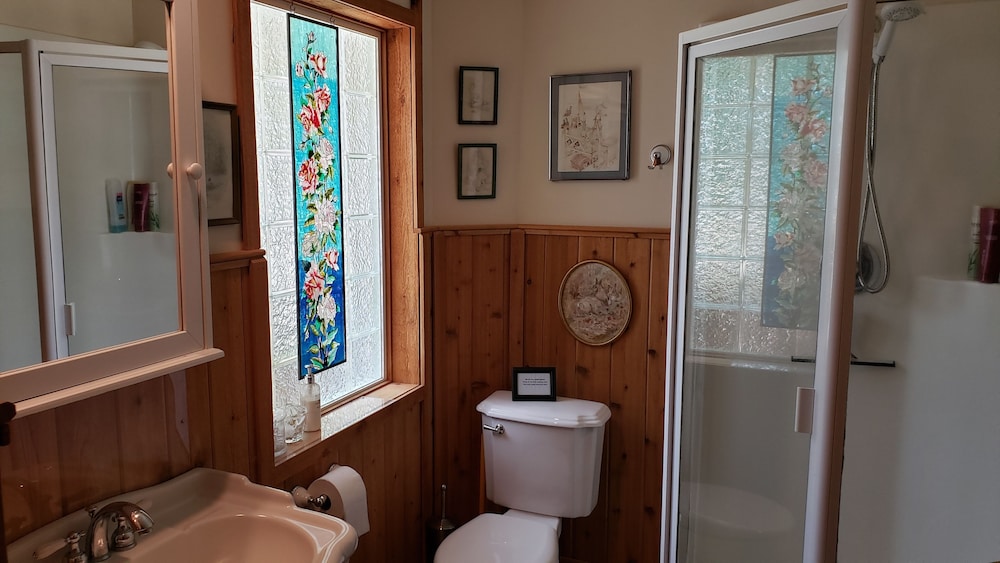 The Blue Room (Shared Bath) photo 2