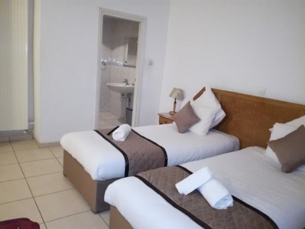 Double Room - Photo 11