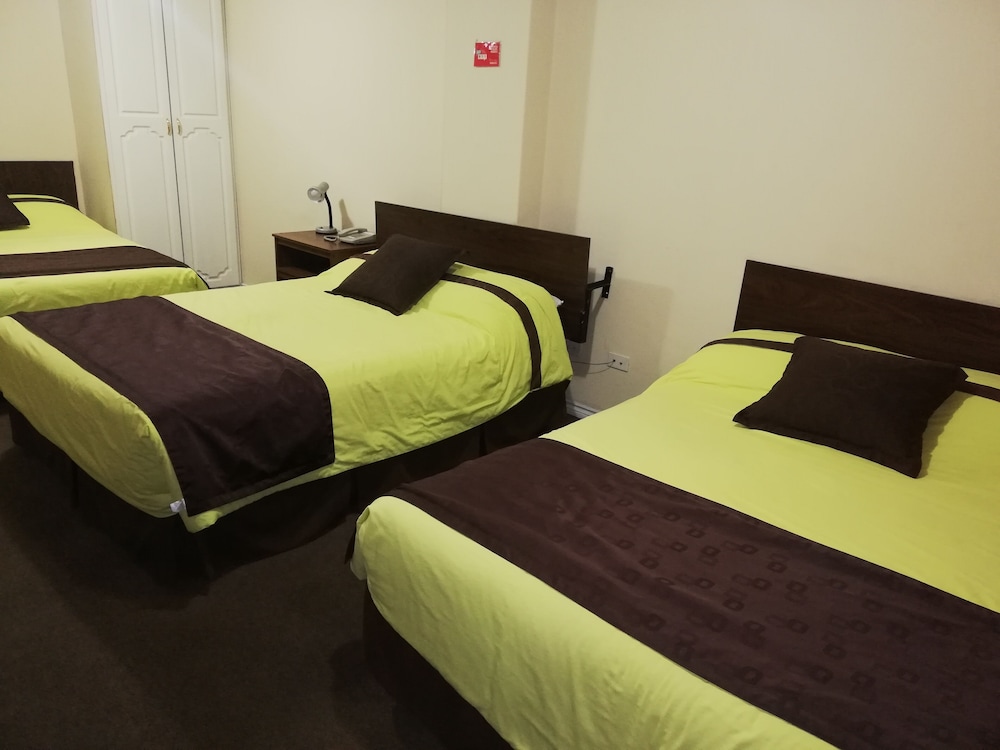 Economy Triple Room photo 1