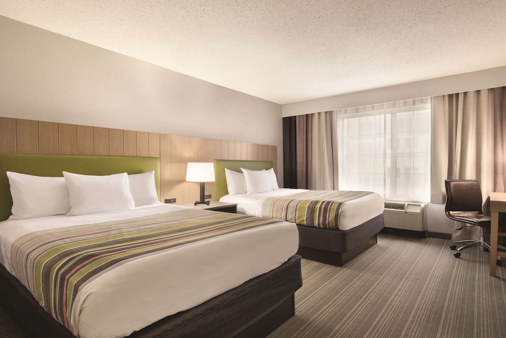 Room, 2 Queen Beds, Accessible, Non Smoking (Roll-in Shower) - Photo 3