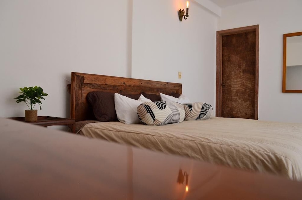 Deluxe Studio Suite, 1 King Bed