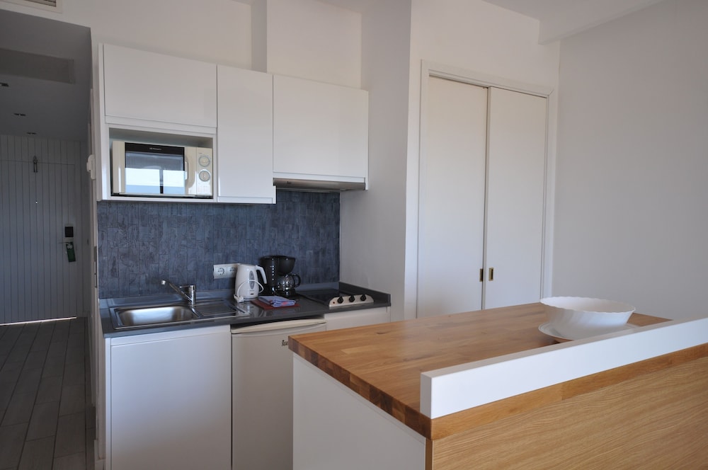 Standard Studio, Balcony - Photo 6