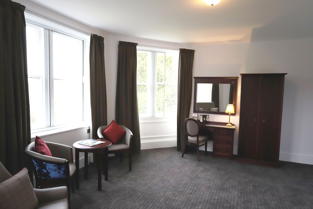 Four Poster with Mountain View - Photo 1