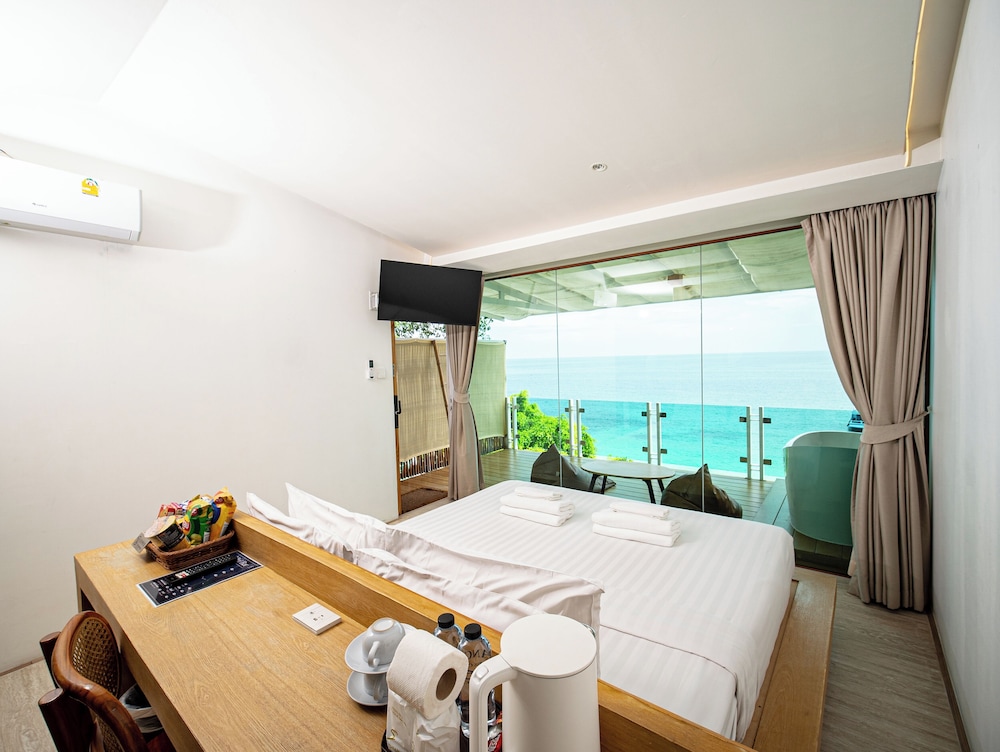 Panoramic Room, 1 King Bed, Ocean View