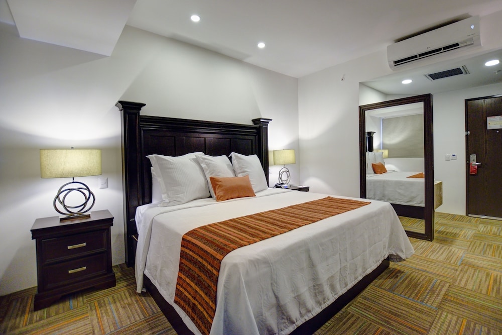 Executive Room, 1 King Bed - Photo 1