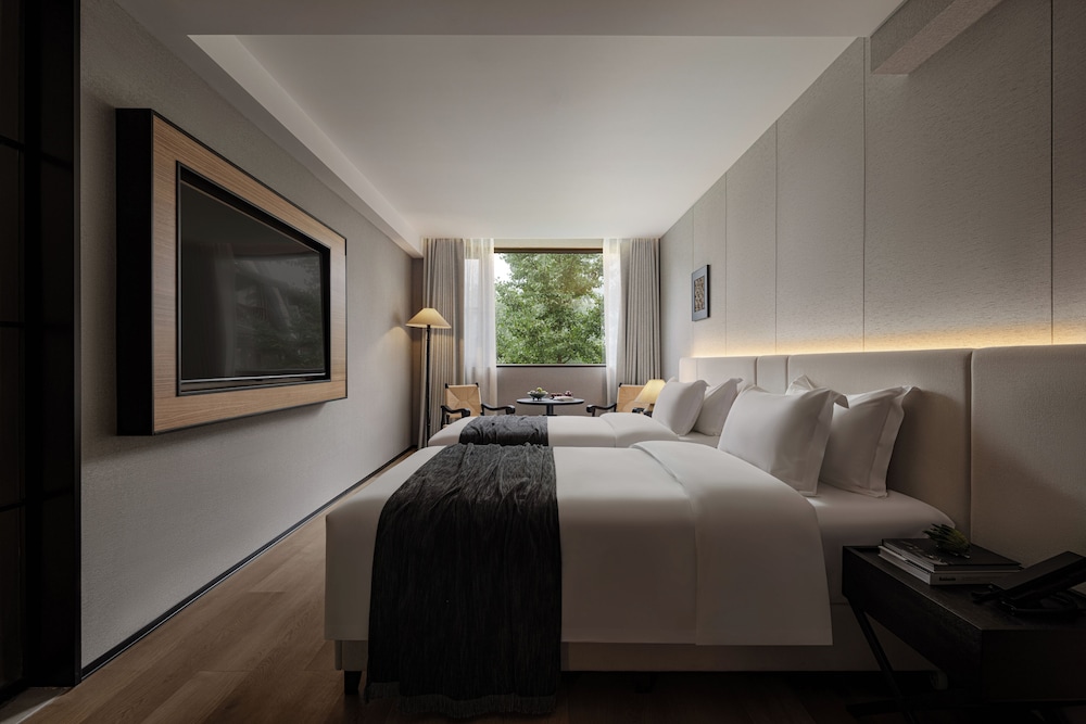 Classic Twin Room, Hill View