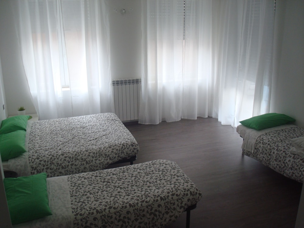 Room, Multiple Beds photo 1