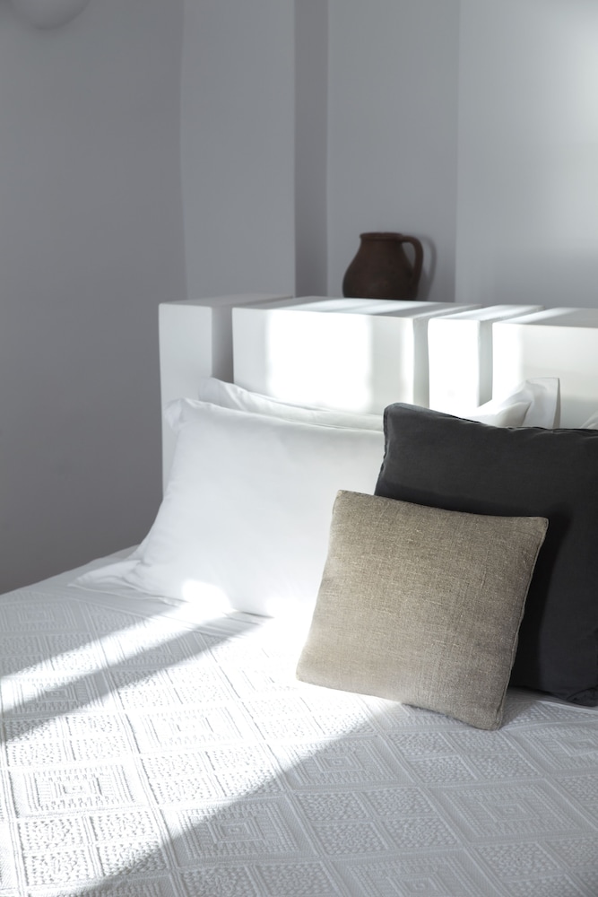 Studio Suite, Pool Access (Santorini - Room May Change)