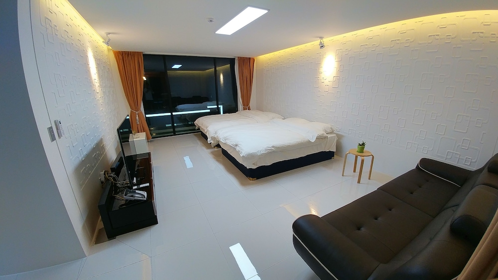 Room (Gaonnuri, 18 PY, 2F - Extra fee from 4th person on site) photo 1