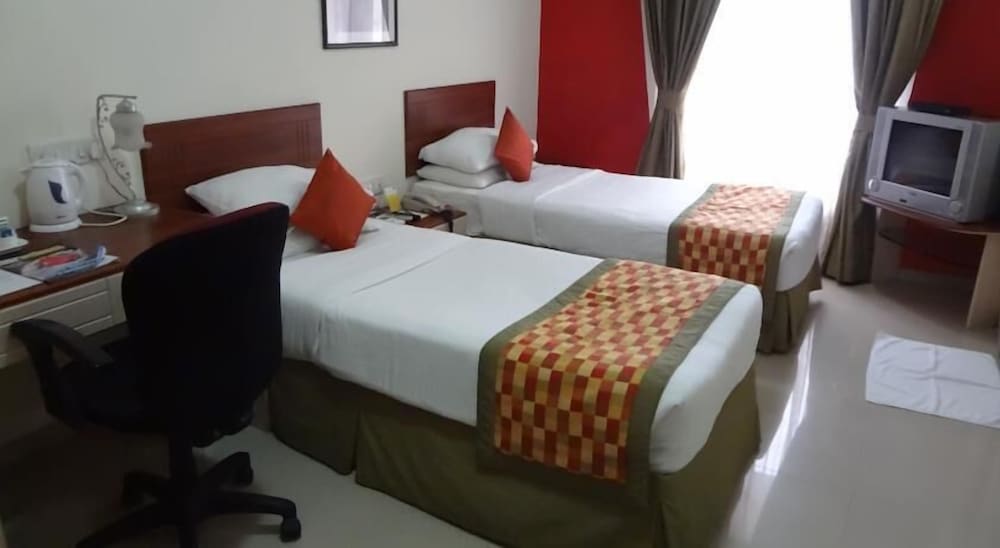 Room - Photo 20