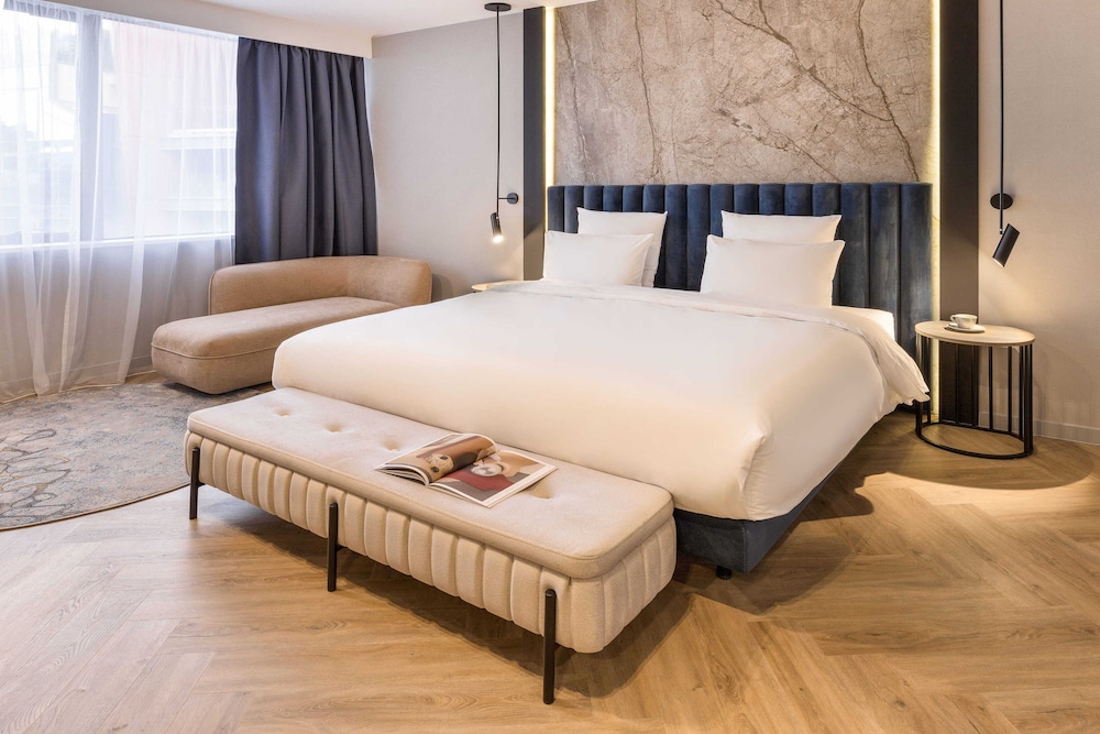 Privilege, Room, 1 King Bed - Photo 3