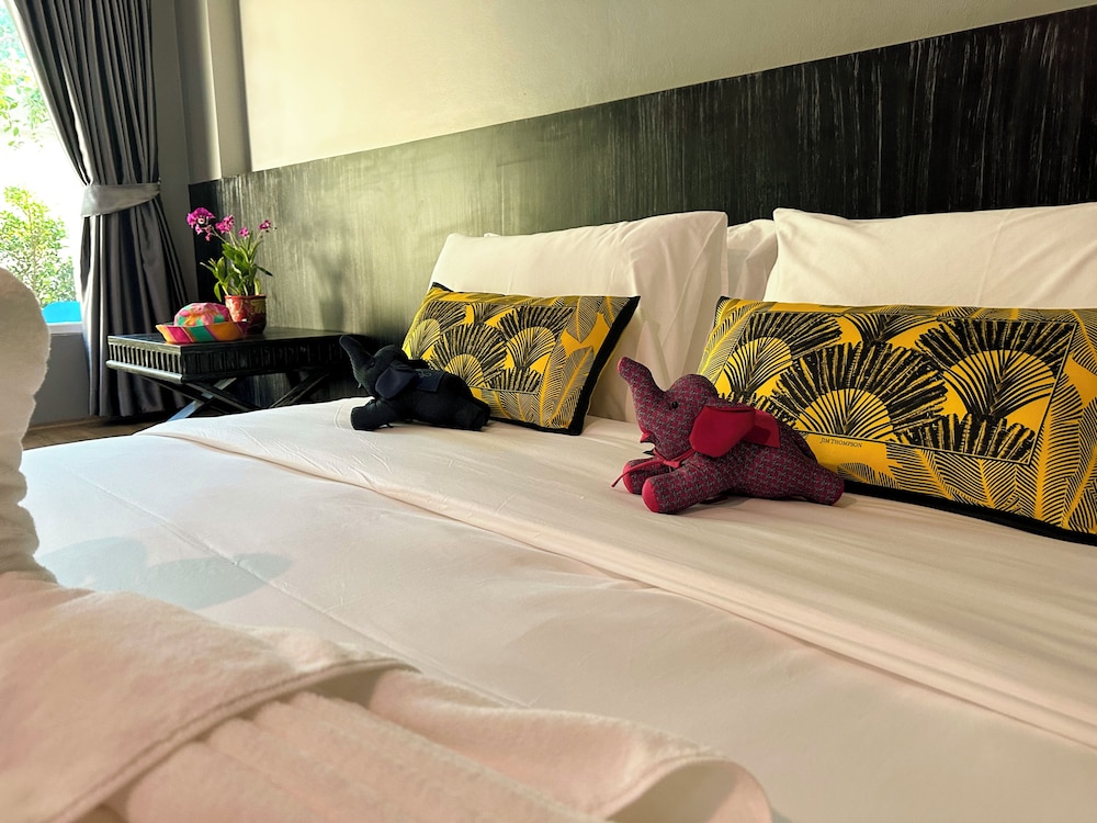 City Room - Photo 18