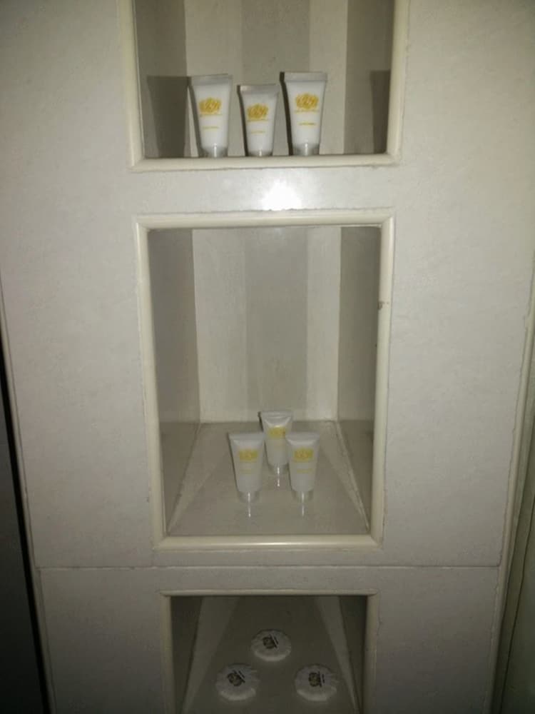 Honeymoon Suite B photo 3