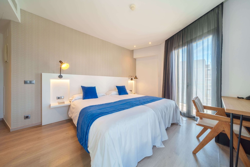 Superior Double Room, Balcony - Photo 3