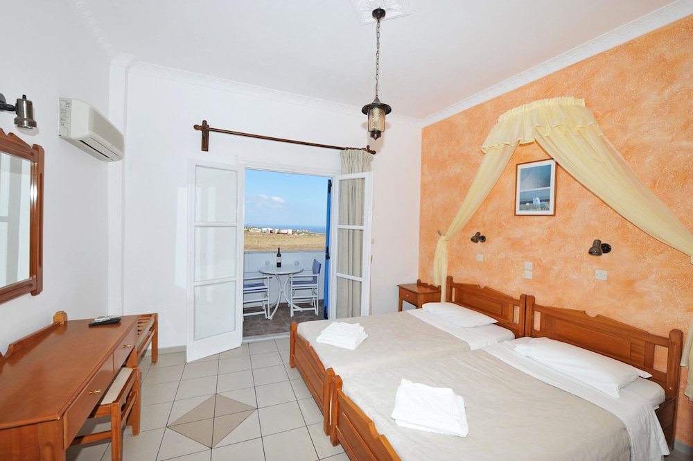 Standard Double Room - Photo 7