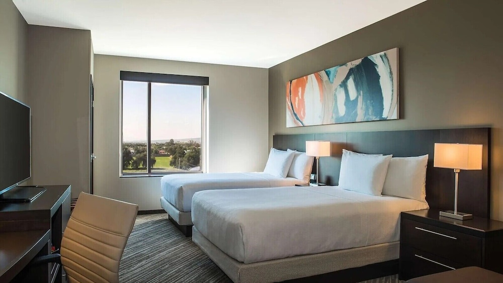 Luxury Double Room, City View