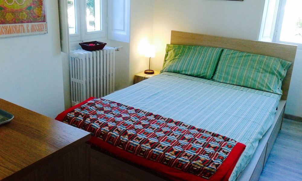 Standard Double Room, 1 Queen Bed, Terrace, Garden View (White Room) photo 1