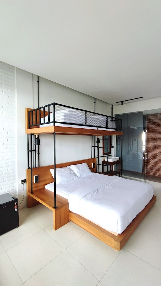 Deluxe Triple Room - Photo 1