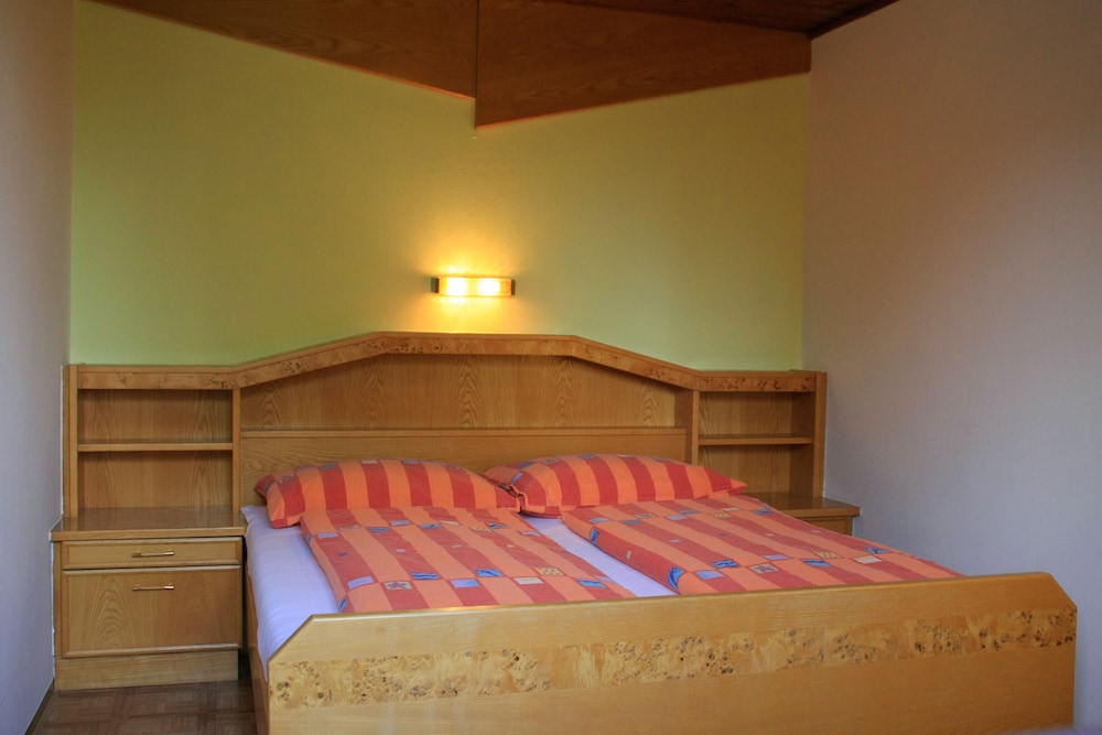 Economy Double Room photo 2