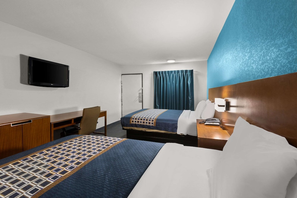 Room, 2 Queen Beds, Accessible, Non Smoking - Photo 2