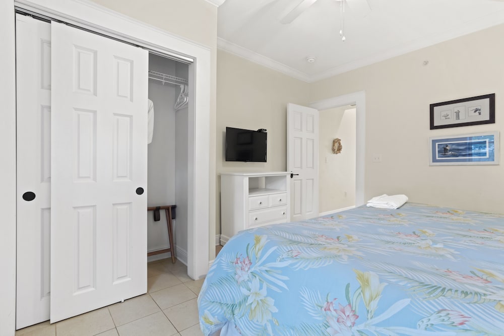 Premier Suite, 1 King Bed with Sofa bed photo 1