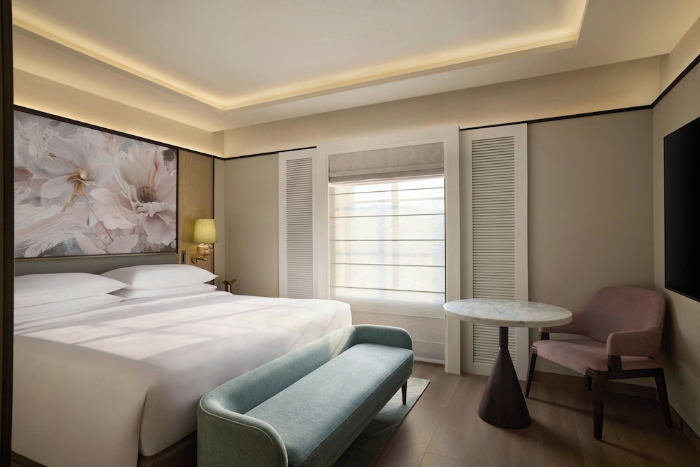 Deluxe Room, 1 King Bed