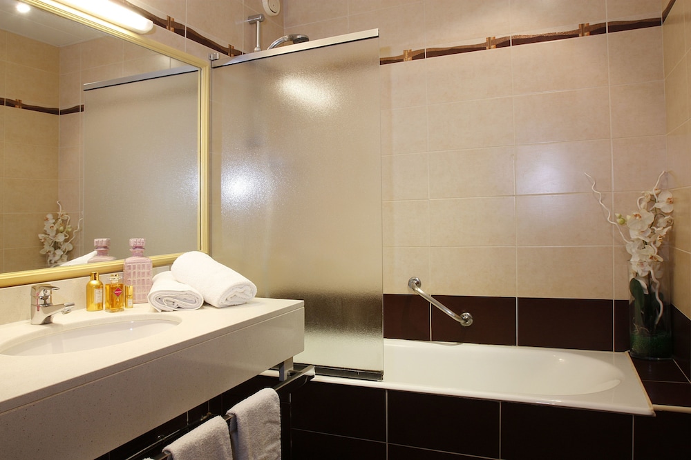 Standard Room, 2 Twin Beds photo 3