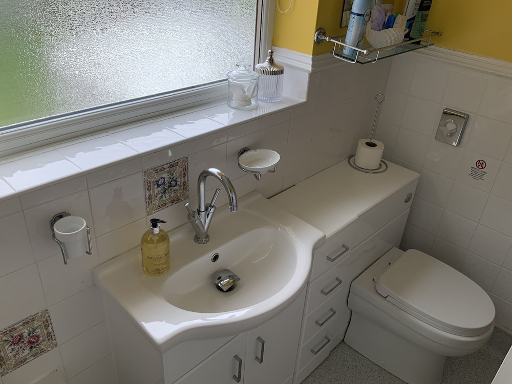 Single Room, Private Bathroom photo 2