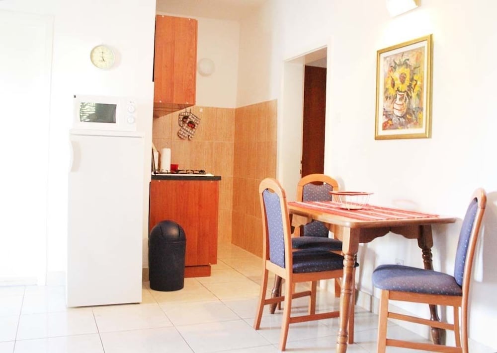 Apartment (B) photo 2