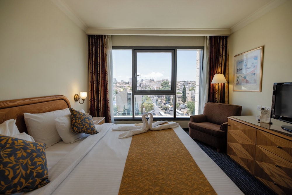 Deluxe Suite - Photo 1