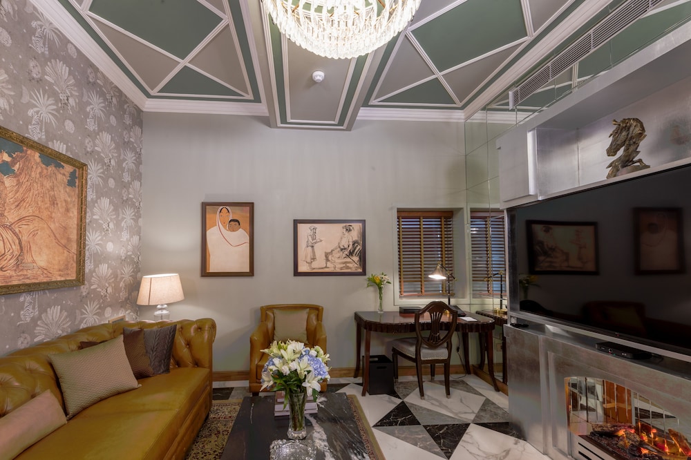 Luxury Suite, Non Smoking (Heritage)
