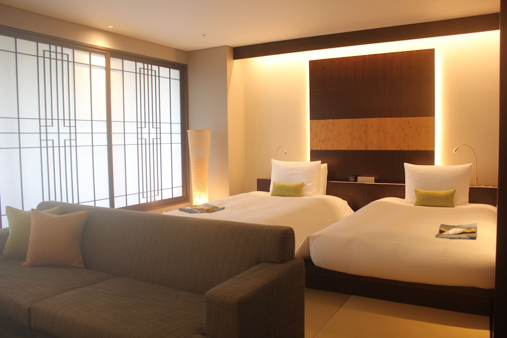 Standard Room - Non-Smoking thumbnail 6