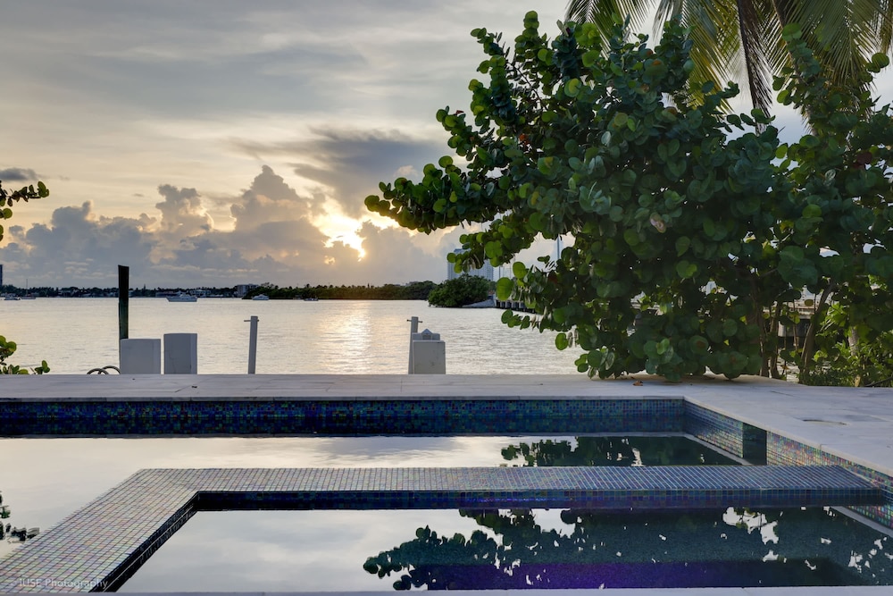 Villa photo 3