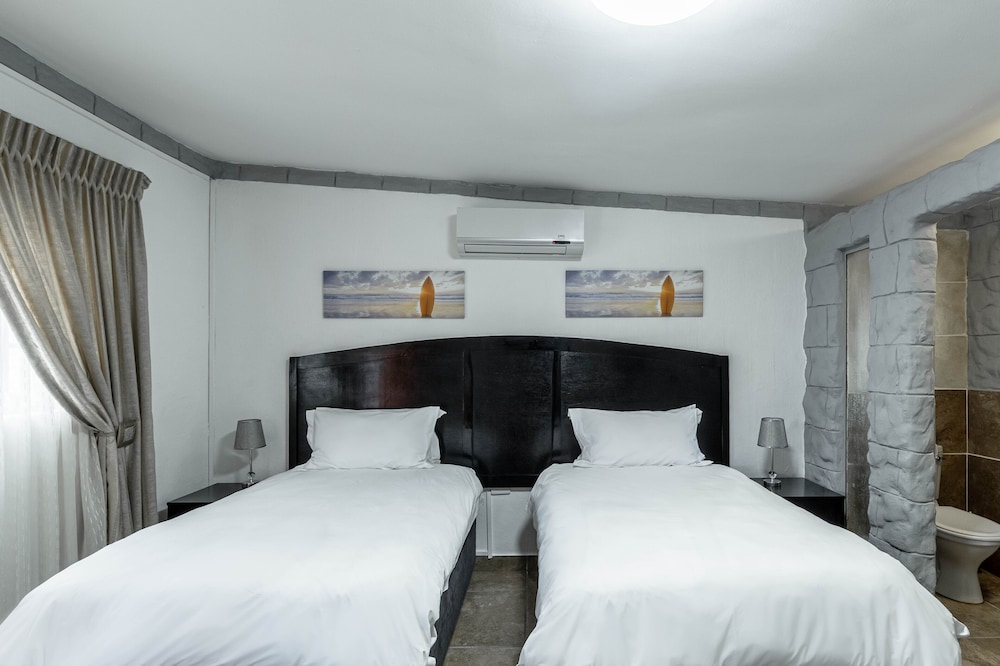 Deluxe Double or Twin Room photo 1