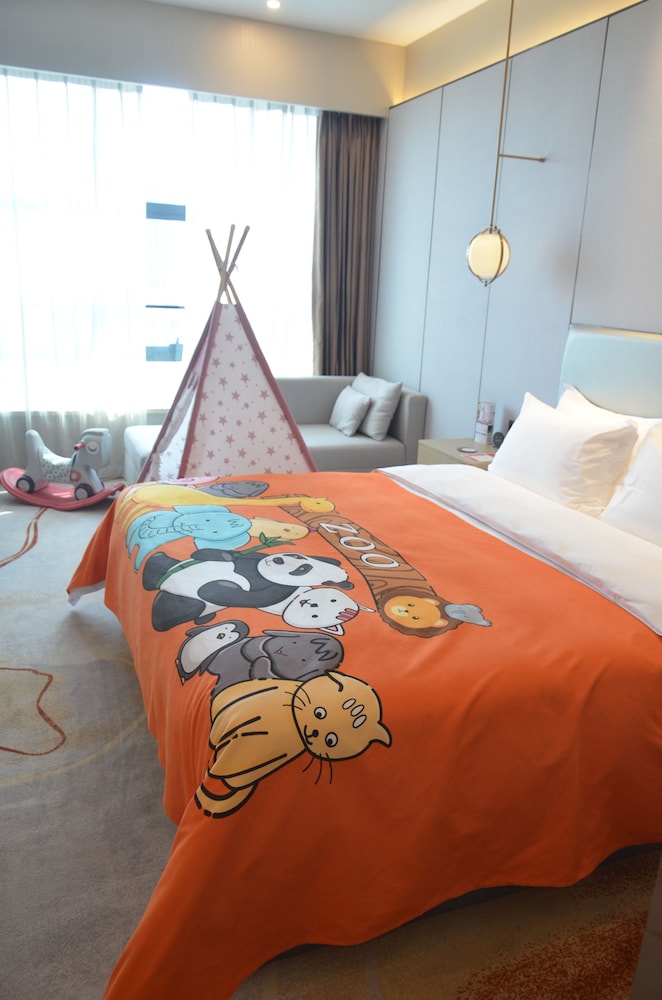 Family one bed room photo 2