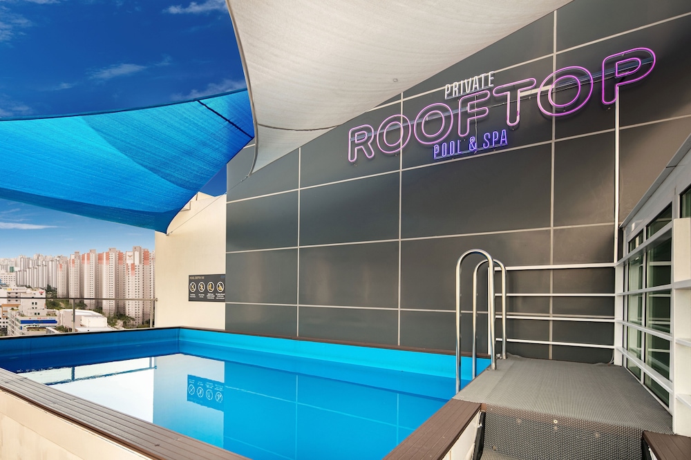 Private Pool (OPEN 4/25) & 24H Spa in Rooftop - Photo 22