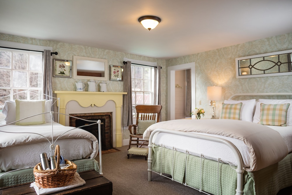 Family Room, Multiple Beds photo 1