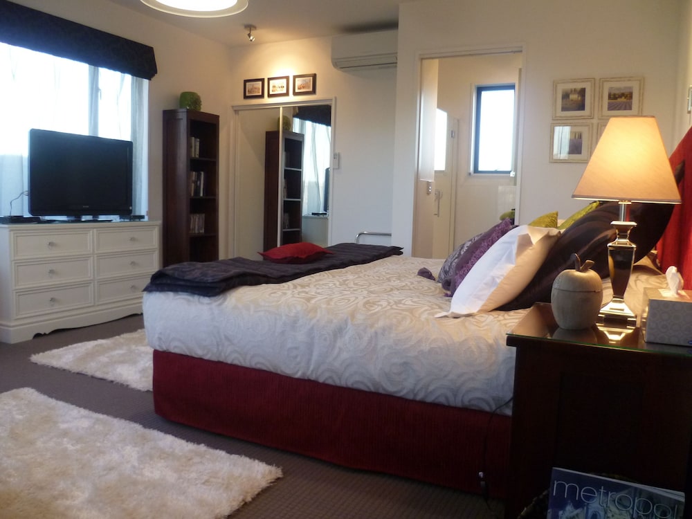 Koura Super King Room photo 2