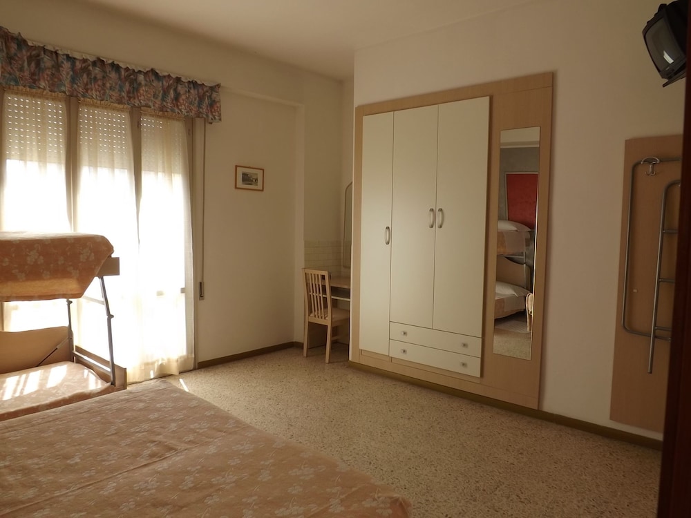 Standard Quadruple Room photo 1