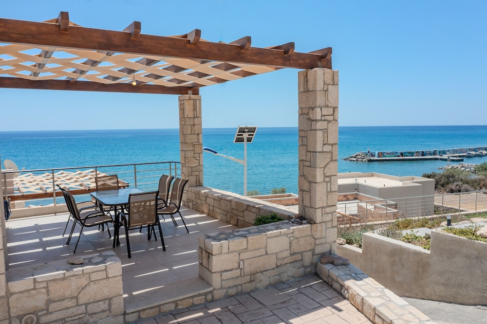 Villa, 3 Bedrooms, 2 Bathrooms, Sea View photo 2