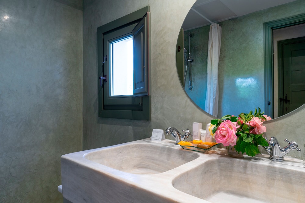 Luxury Quadruple Room, Connecting Rooms - Photo 9