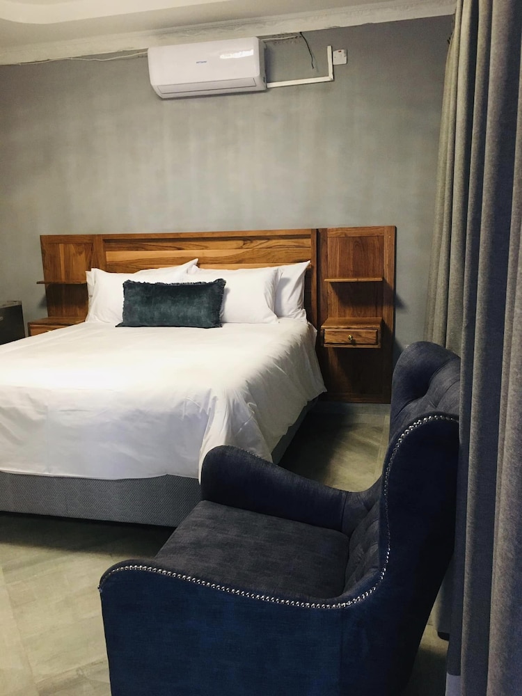 Standard Room photo 3